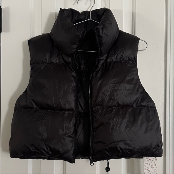 NWT Cropped Puffer Vest, Black, medium - Picture 3 of 9